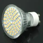 LED (5W) 60W normálnak megfelelő fényerejű, meleg fehér